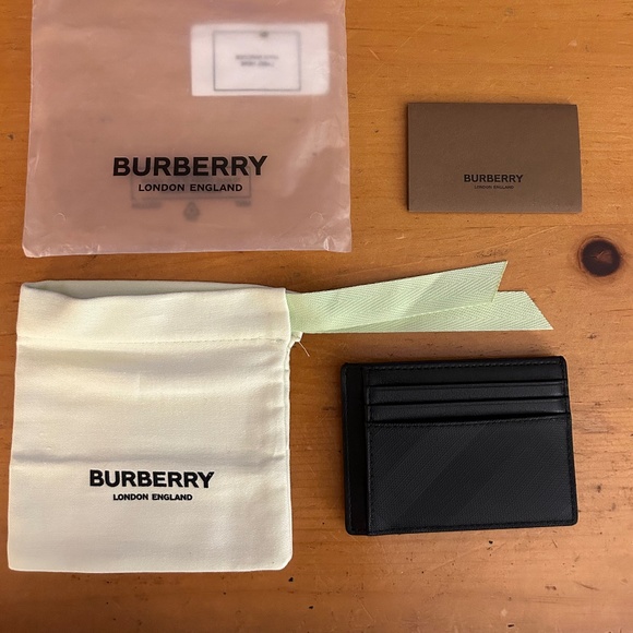 BURBERRY Men's Chase Money Clip Card Holder - Picture 1 of 5
